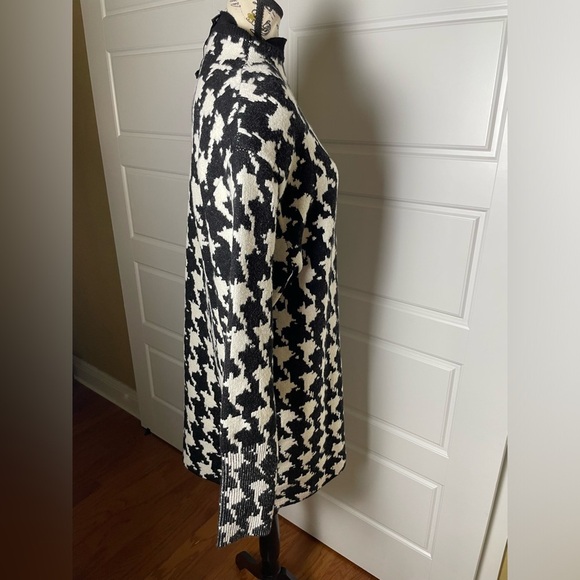 Express Houndstooth Print Mini Sweater Dress in Black & White - Picture 10 of 16